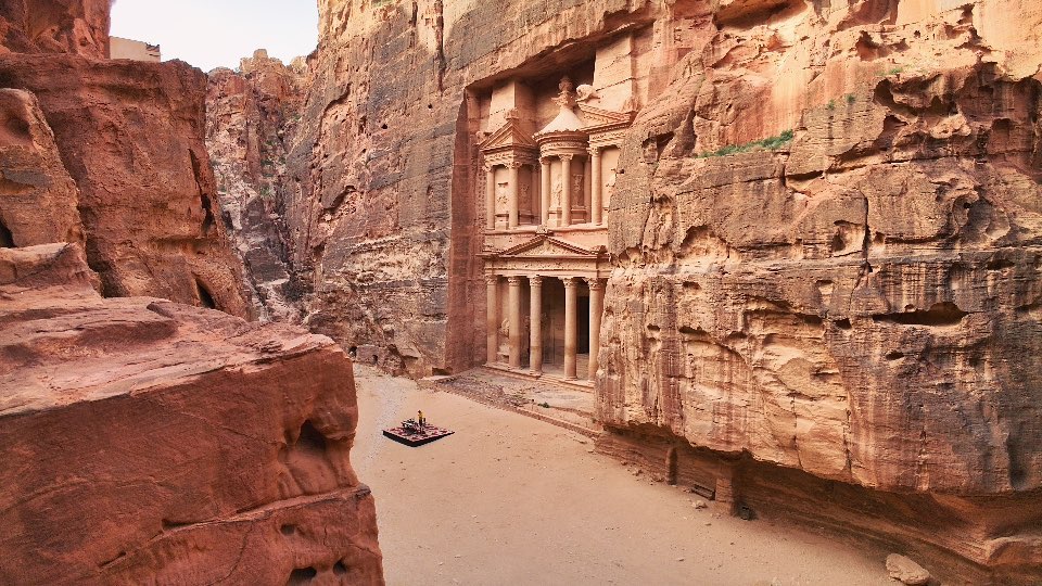 Bedouin @ The Treasury Petra, Jordan @cerclemusic