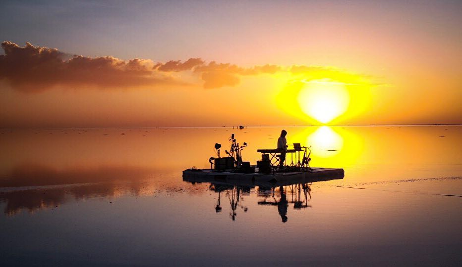 FKJ sunset in Bolivia @salar #fkj #salardeuyuni #cercle #dji #inspire2 #drone #bolivia