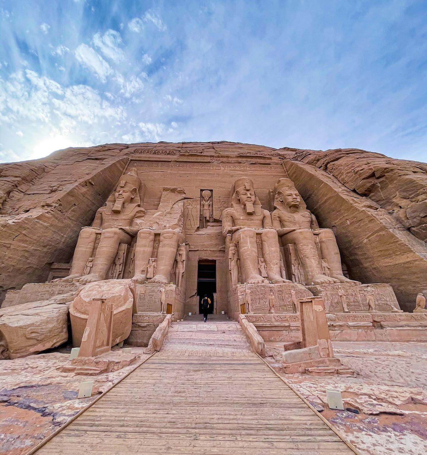 An Egyptian temple façade and monumental statues, illustrating WhoMadeWho’s Cercle session